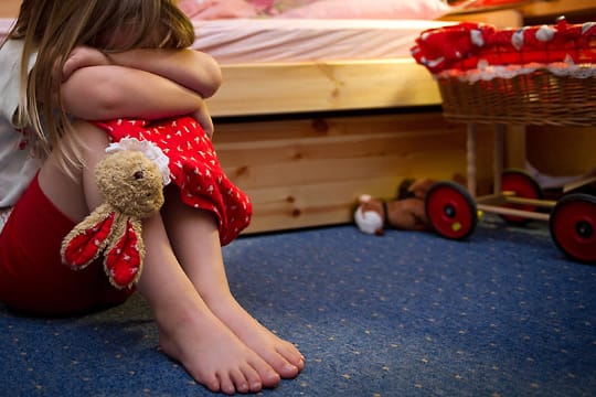 Kindesmisshandlung: 17.000 Kinder in Deutschland wurden 2012 Opfer von Vernachlässigung, Misshandlung oder sexuellem Missbrauch.