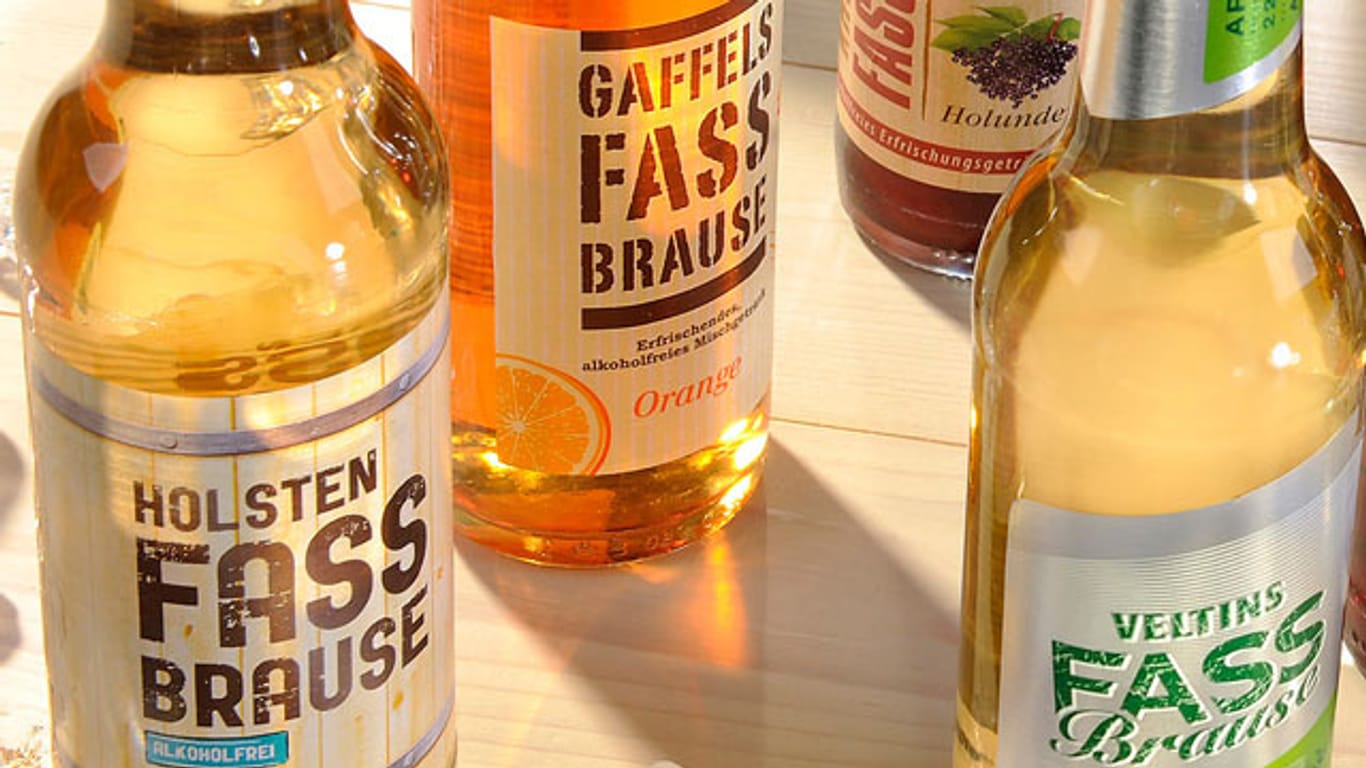 Getränke: Zunehmend bieten Brauereien Fassbrause als alkoholfreies Erfrischungsgetränk an.