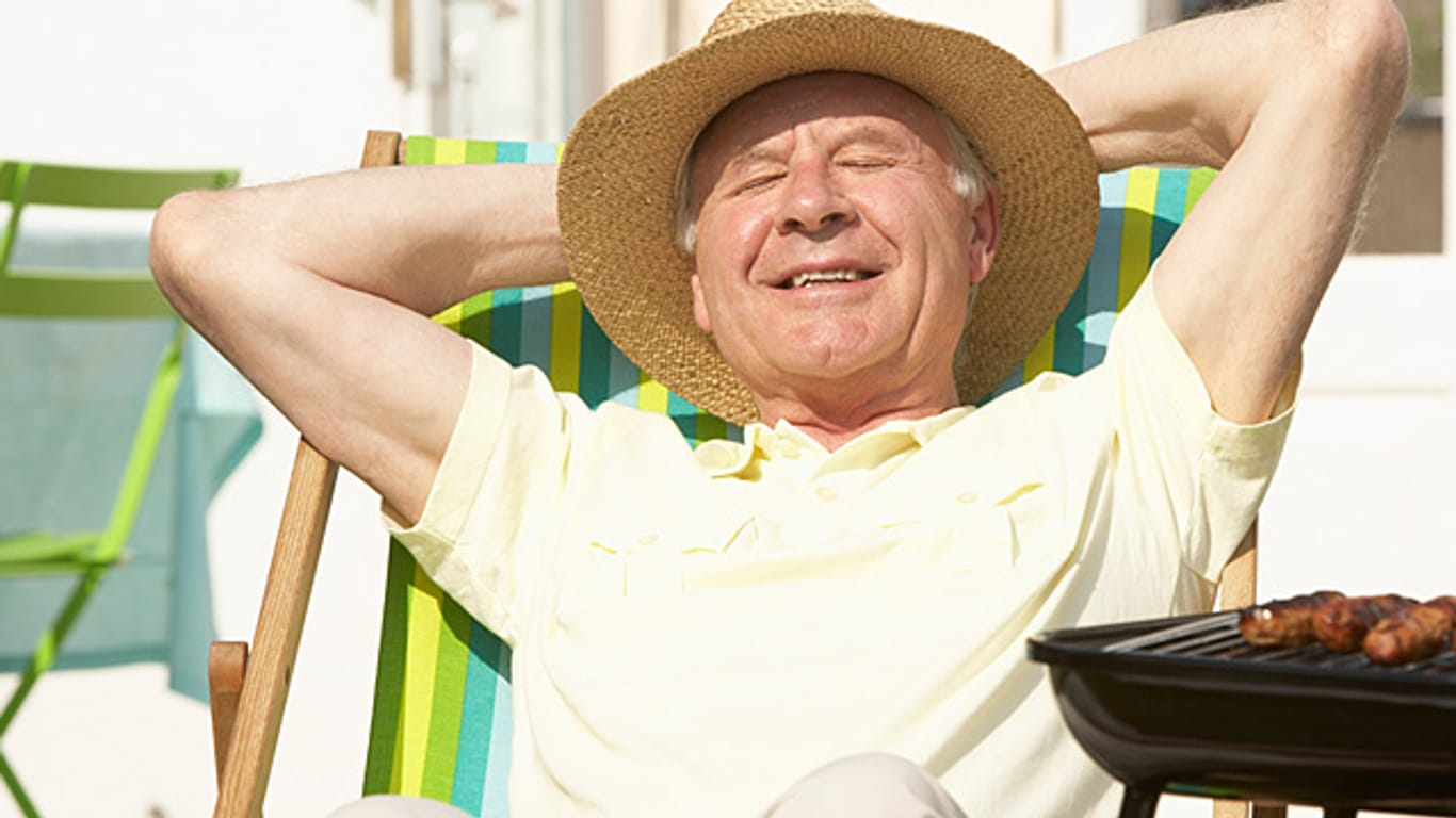 Ältere Menschen haben im Alter einen geringeren Energieumsatz als Jugendliche.