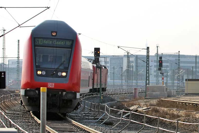 S-Bahn nach Leipzig: Junge kommt in Zug zur Welt
