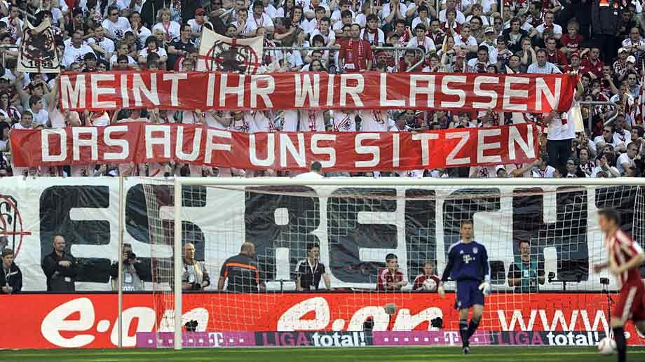 Ein Bild aus dem Jahre 2011: Bereits damals lag die Südkurve mit der Klubführung im Clinch. Ein Bild aus dem Jahre 2011: Bereits damals lag die Südkurve mit der Klubführung im Clinch.