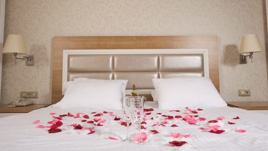 Love Hotels werden hauptsächlich von jungen Paaren benutzt, die der häuslichen Enge entfliehen oder einen kleinen Honeymoon erleben wollen.