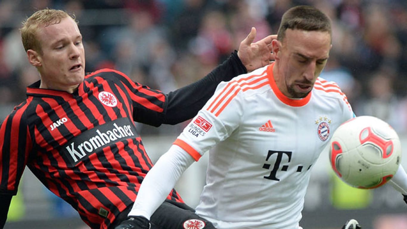 Sebastian Rode (li.) und Franck Ribéry treffen am 2. Spieltag wieder aufeinander.