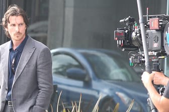Steht für "Knight of Cups" vor der Kamera, soll aber wieder den Schwarzen Ritter geben: Christian Bale.