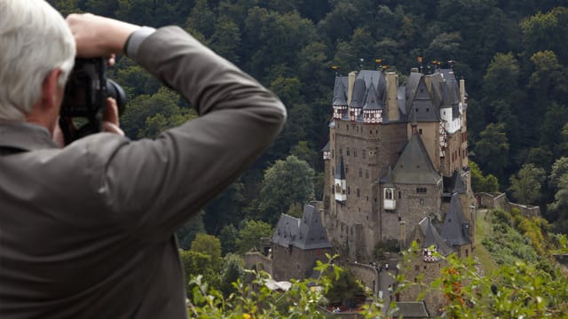 Die Burg Eltz eignet sich sehr als Fotomotiv.