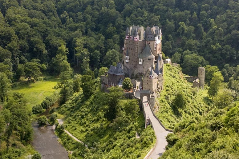 Der Traumpfad Eltzer Burgpanorama nahe der Mosel ist zu "Deutschlands schönstem Wanderweg 2013" gewählt worden.