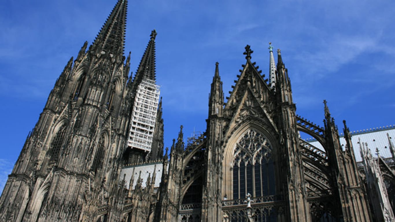 Der Kölner Dom ist berühmt für seine gotische Bauweise