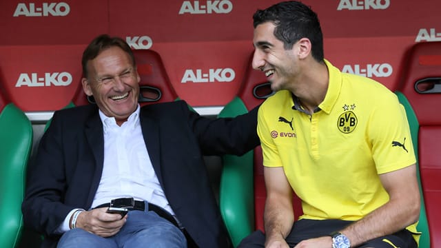 BVB-Geschäftsführer Hans-Joachim Watzke (li.) mit Neuzugang Henrich Mchitarjan. BVB-Geschäftsführer Hans-Joachim Watzke (li.) mit Neuzugang Henrich Mchitarjan.
