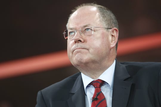 Peer Steinbrück befand sich im Visier der Stasi - sagt aber, er hätte davon nichts gewusst.