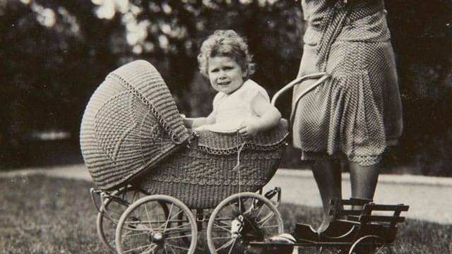 Ein neuer Bildband zeigt Kinderfotos von Queen Elizabeth II.