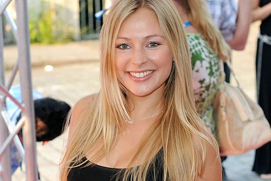 "Unter Uns": Sarah Stork verriet versehentlich das Geschlecht ihres Babys.