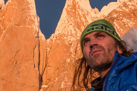 Thomas Huber vor dem Cerro Torre in Patagonien.