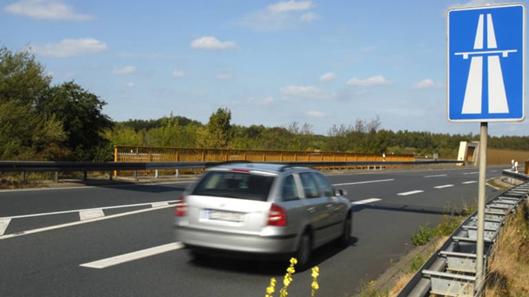 Auf die Autobahn fahren - So machen Sie es richtig