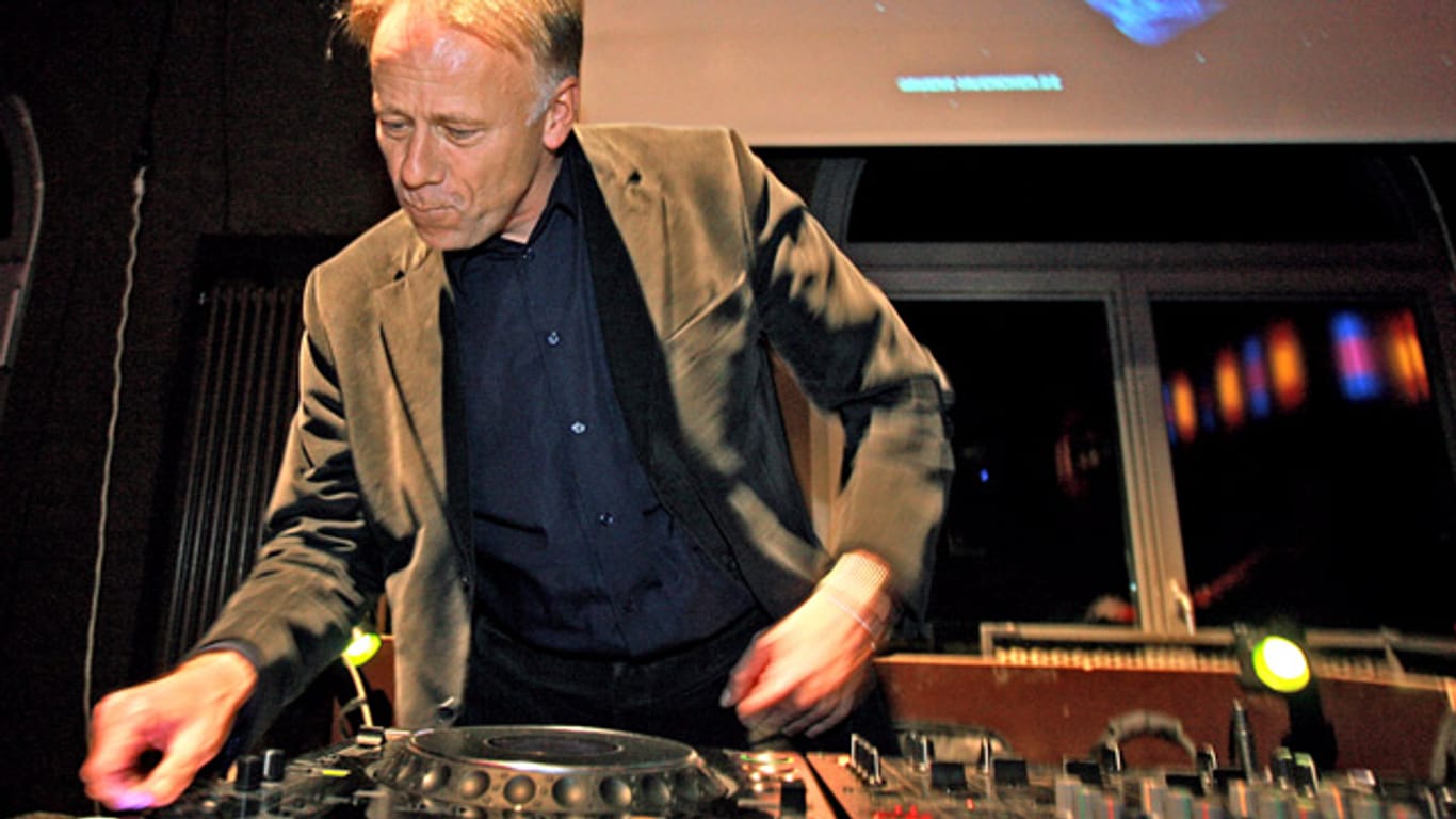 "DJ Dosenpfand": Jürgen Trittin dreht selbst gerne am Plattenteller.