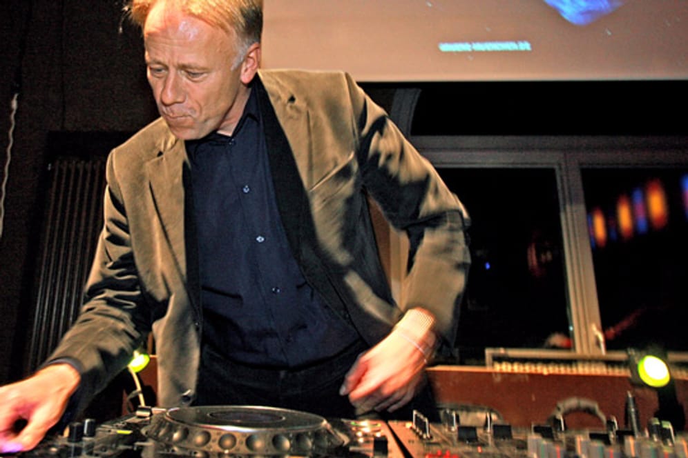 "DJ Dosenpfand": Jürgen Trittin dreht selbst gerne am Plattenteller.