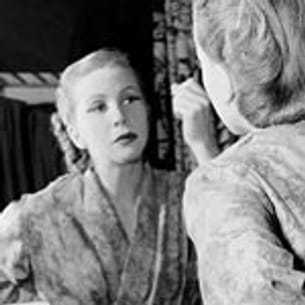 Die US-Schauspielerin Julie Harris ist tot. Sie ist in ihrem Haus in West Chatham im US-Staat Massachusetts im Alter von 87 Jahren gestorben. 1955 spielte sie an der Seite von James Dean im Film "Jenseits von Eden".