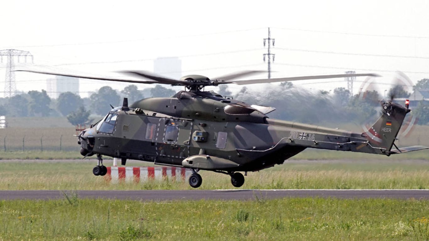 Der" NH90"-Helikopter ist das nächste Rüstungsprojekt, dass Verteidigungsminister Thomas de Maizière Probleme bereiten könnte.