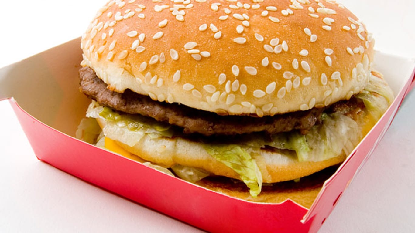 Stiftung Warentest: Burger sind meist zu fettig und zu kalorienreich.