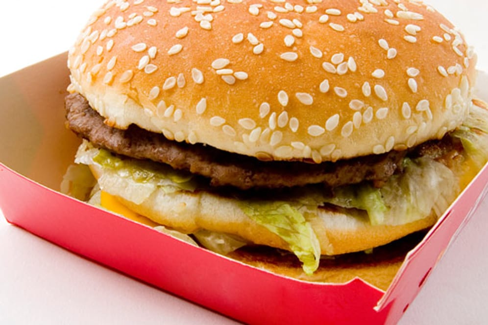 Stiftung Warentest: Burger sind meist zu fettig und zu kalorienreich.
