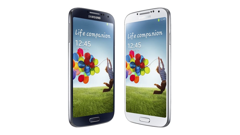 Das Samsung Galaxy S4 ergattert den ersten Platz und räumt zweimal die Wertung "sehr gut" ab.
