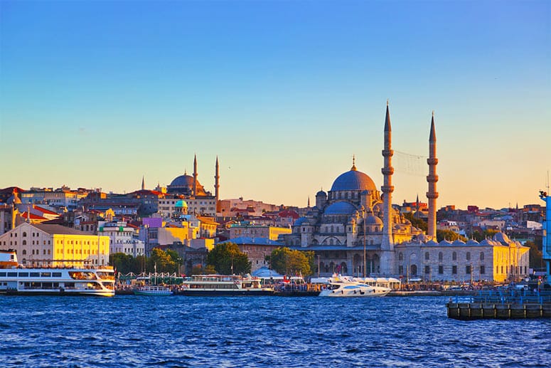 Istanbul gilt als "Stadt des schönen Ausblicks" – die Skyline am Bosporus ist atemberaubend. Tradition trifft auf Moderne, Natur auf städtisches Leben. Den besten Blick über die türkische Metropole genießen Reisende von der Aussichtsplattform des Superlativen "Sapphire Towers".