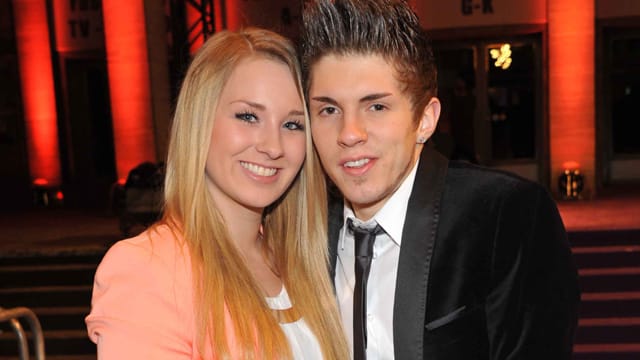 Hier waren Dschungelkönig Joey Heindle und seine Freundin Jacky noch glücklich.