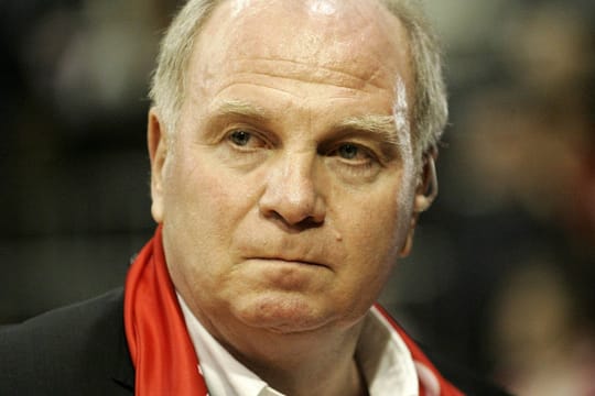 Uli Hoeneß ist sauer auf Jose Mourinho.