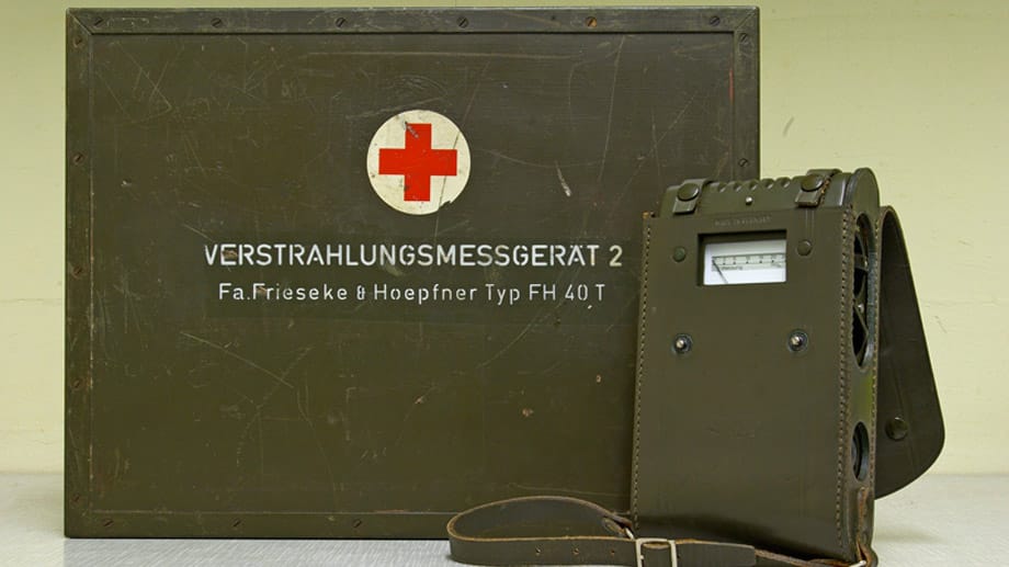 Ein Strahlungsmessgerät aus dem Bunker.