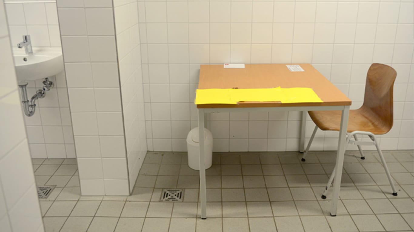 Die Bochumer Gesamtschule kassierte für den Besuch ihrer Premium-Toilette zehn Cent von den Schülern.