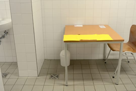 Die Bochumer Gesamtschule kassierte für den Besuch ihrer Premium-Toilette zehn Cent von den Schülern.