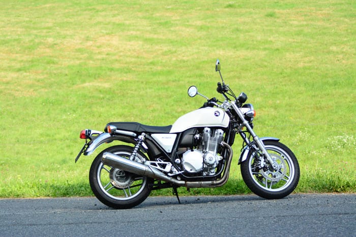 Honda hat mit der CB 1100 ein wunderschönes Retro-Bike auf die Räder gestellt.