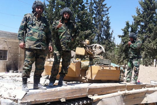 Vor möglichem US-Angriff: Syrische Soldaten geben sich ein einem Vorort von Damaskus gelassen