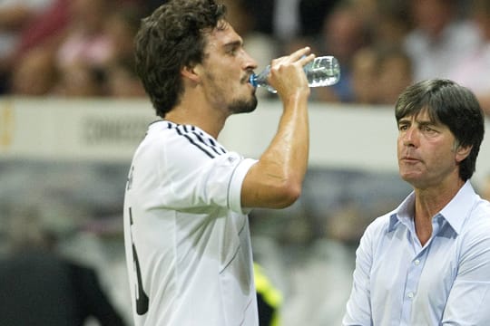 Bundestrainer Joachim Löw sieht Mats Hummels noch nicht als Führungsspieler.