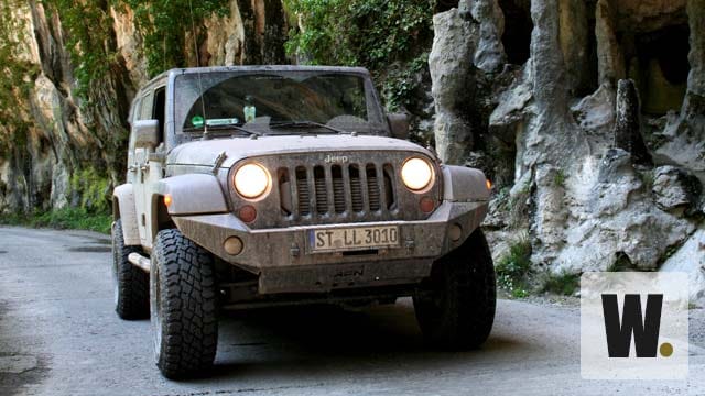 Die Trans-Pyrenäen-Tour führt Offroad-Reisende in die Natur.