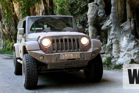 Die Trans-Pyrenäen-Tour führt Offroad-Reisende in die Natur.