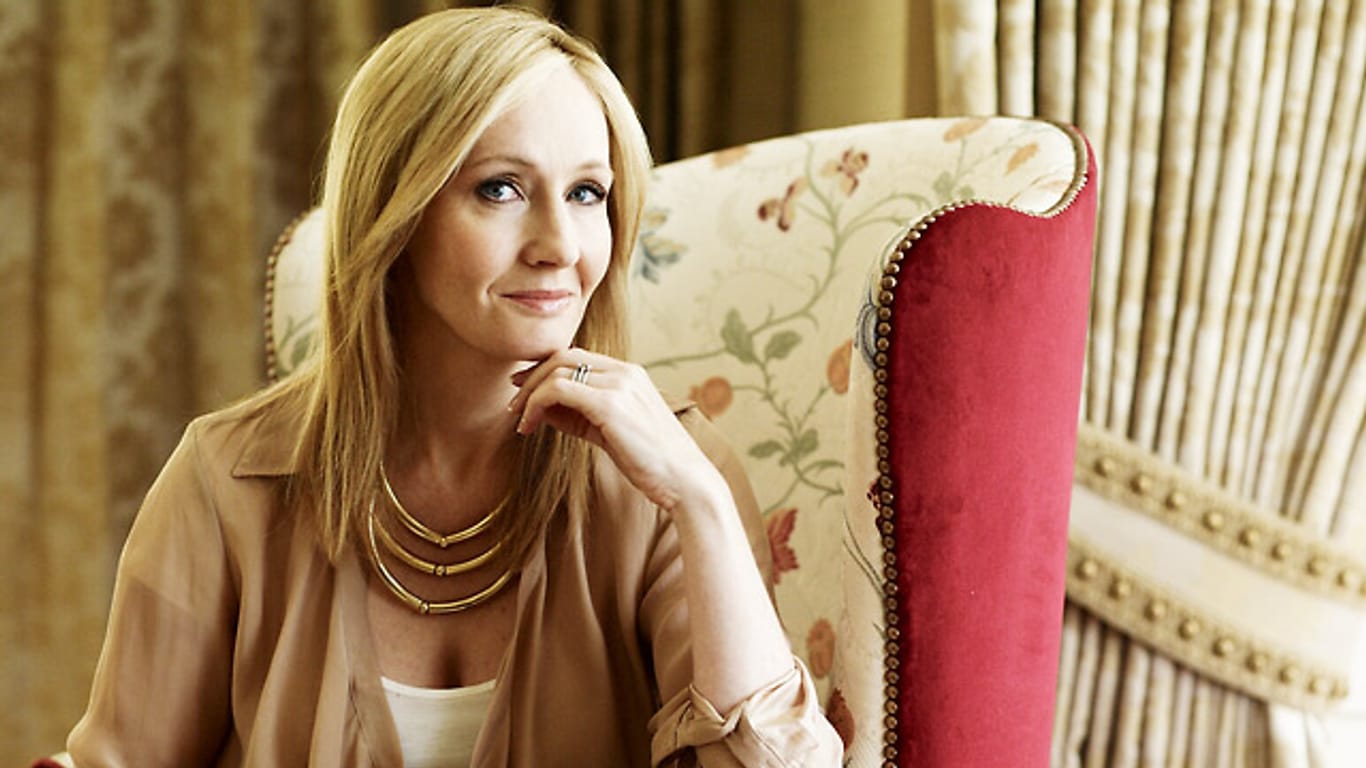 J.K. Rowling widmet sich in ihrem nächsten Werk wieder der Zauberei.
