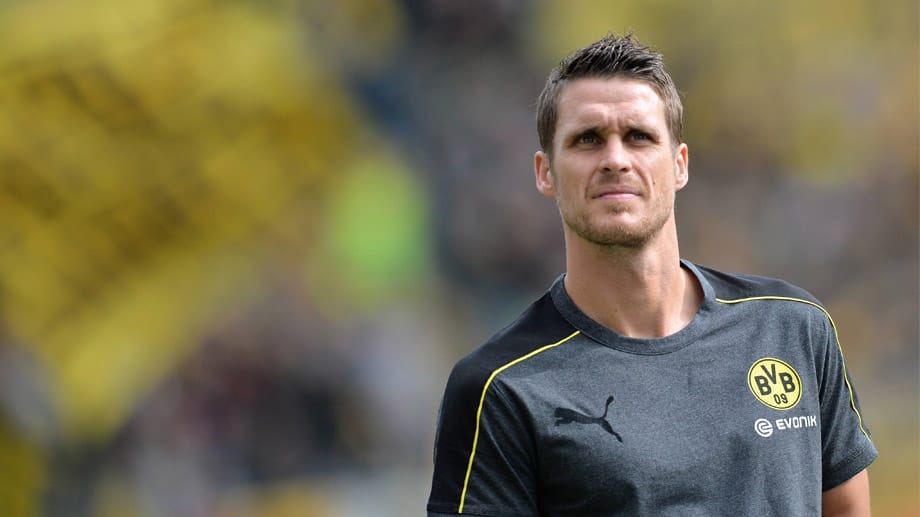 BVB-Kapitän Sebastian Kehl wird seinem Team vorerst nur zuschauen können. BVB-Kapitän Sebastian Kehl wird seinem Team vorerst nur zuschauen können.