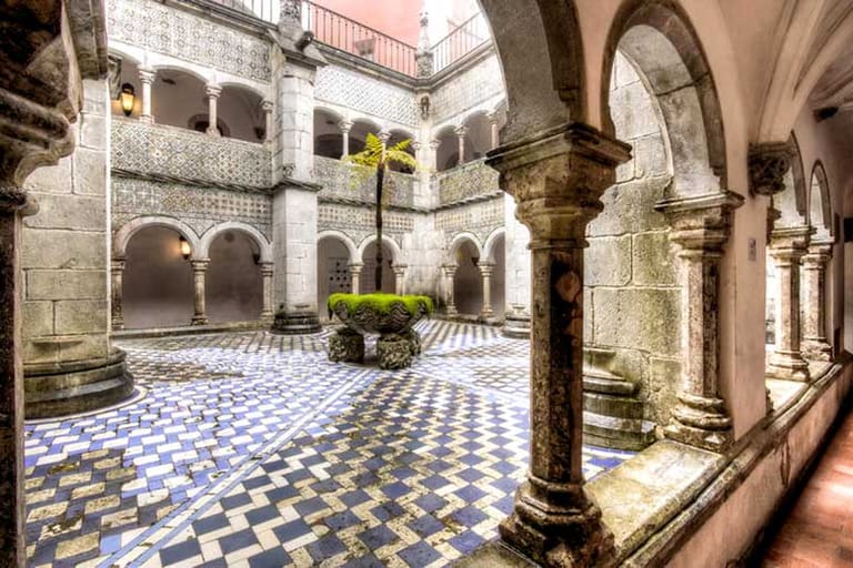 Der Palácio da Pena gehört zu den wichtigsten Sehenswürdigkeiten Portugals.