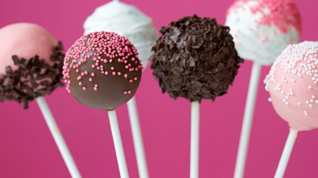 Cake Pops sind die Stars am Kuchen-Himmel. Niemand kann wiederstehen.