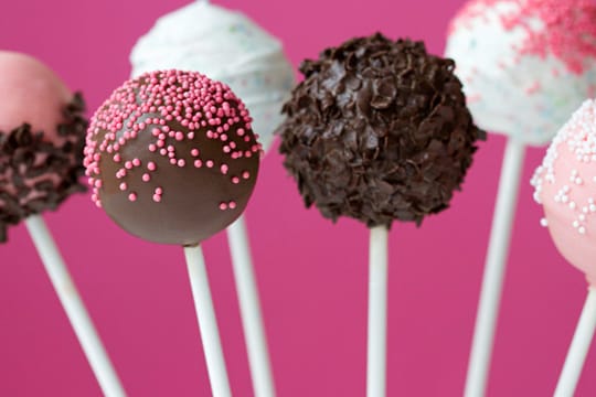 Cake Pops sind die Stars am Kuchen-Himmel. Niemand kann wiederstehen.