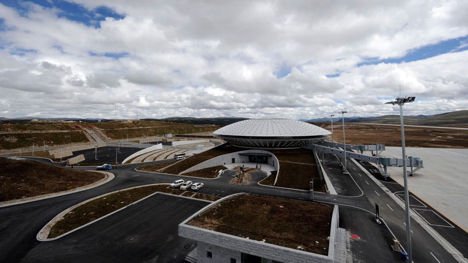 Auf dem Dach der Welt: Der Daocheng Yading Airport ist der neue höchste Zivilflughafen der Welt.
