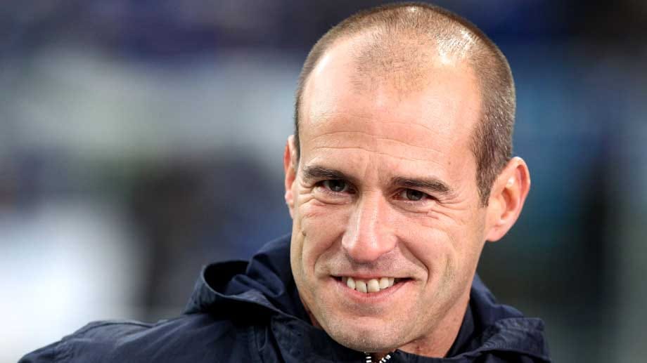 Mehmet Scholl bleibt TV-Experte bei der ARD.