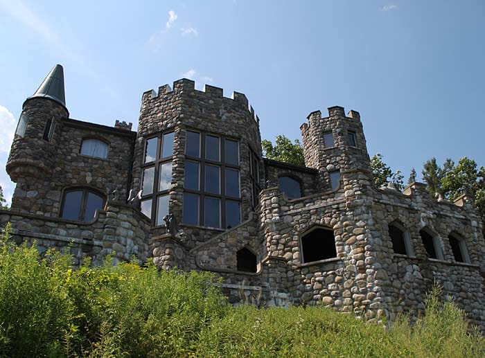 Weder Geschichte noch der Name "Highland Castle" lassen den Standort dieses kleinen Schlosses vermuten: Den US-Bundesstaat New York.