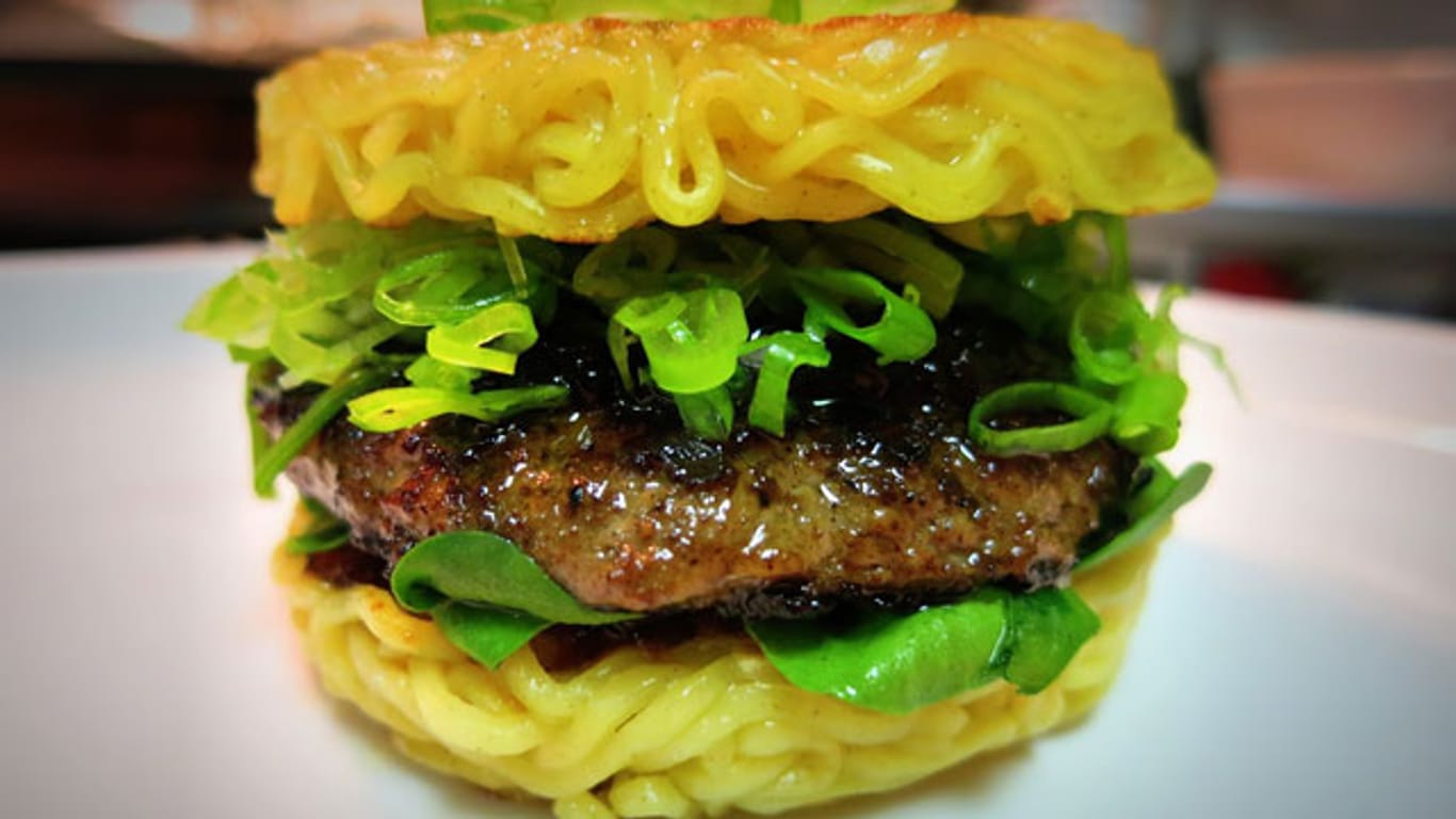 Der "Ramen Burger" wurden in Brooklyn erfunden.
