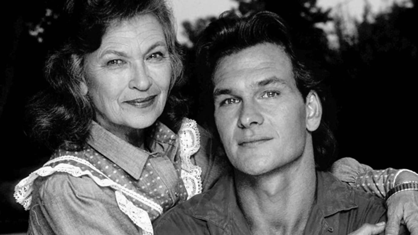 Patrick Swayze und seine Mutter Patsy im Jahr 1989