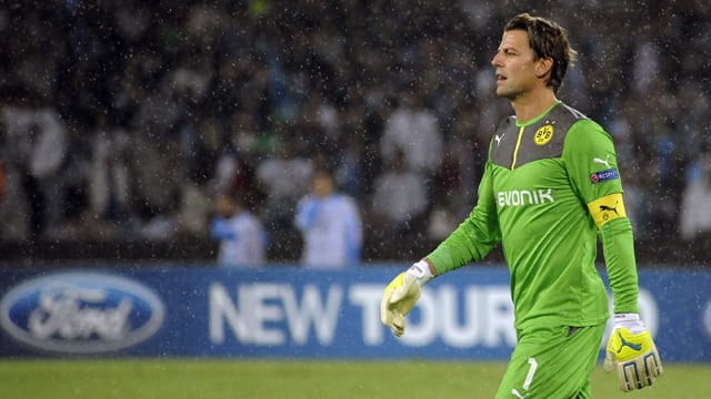 Roman Weidenfeller war nach seinem Platzverweis in Neapel sichtlich frustriert.