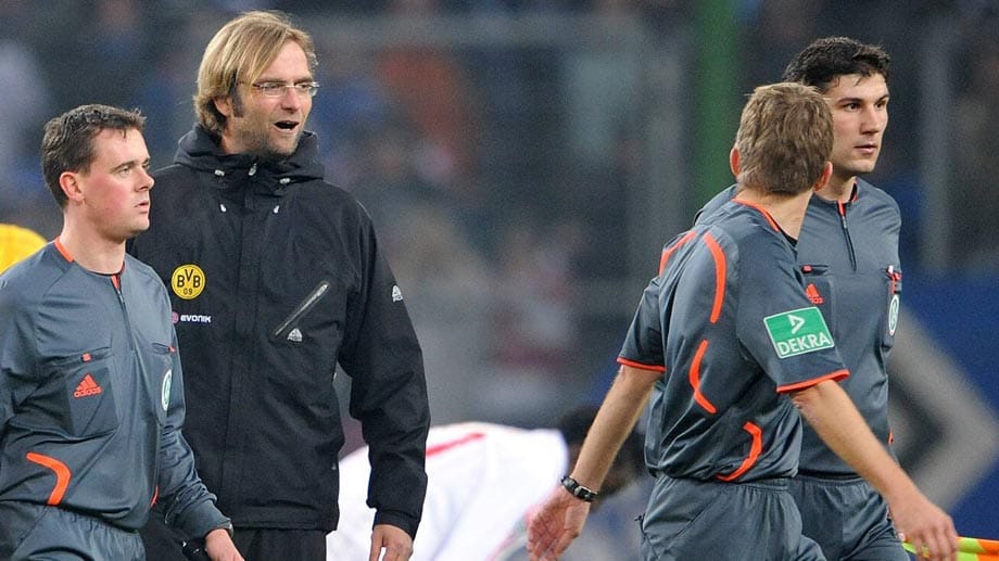 Im Sommer 2008 übernahm Jürgen Klopp den Trainerposten bei Borussia Dortmund. Sein erster Ausraster als BVB-Coach ließ nicht lange auf sich warten.