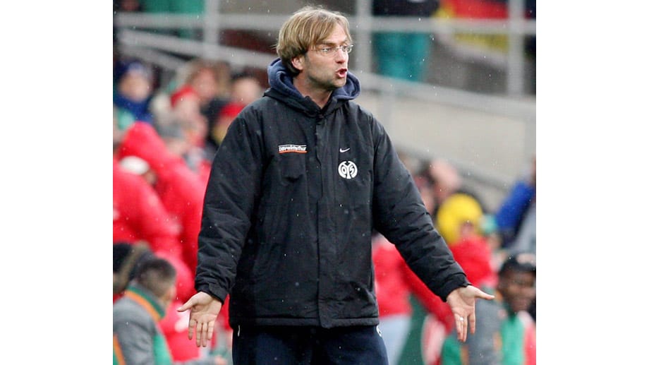 Jürgen Klopp ist ein emotionaler Mensch. Seine Aussage "Du Idiot!", die er Schiedsrichter Thorsten Kinhöfer am 18. März 2007 beim 0:2 im Auswärtsspiel in Bremen an den Kopf warf, kostete ihn stolze 12.500 Euro.