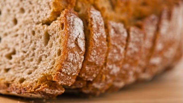 Leckeres und glutenfreies Brotgelingt ganz einfach mit einem Brotbackautomaten