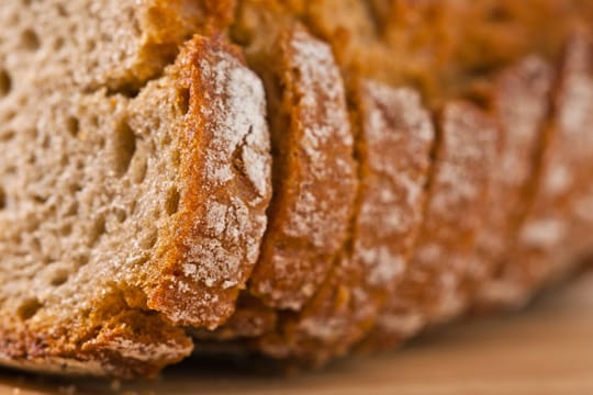 Leckeres und glutenfreies Brotgelingt ganz einfach mit einem Brotbackautomaten